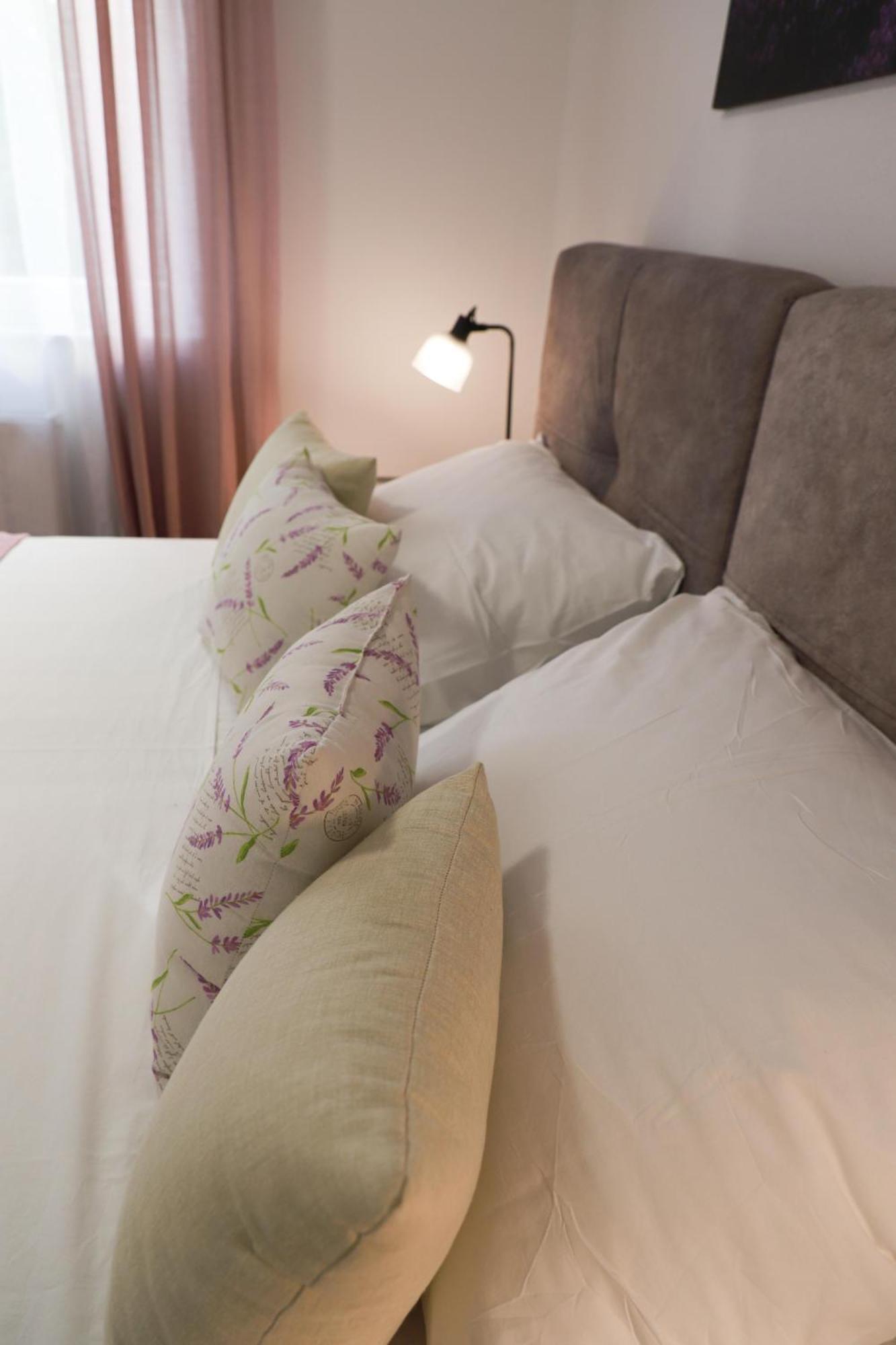 Holiday Apartments Ivano & Leo - Private Parking Zadar Exterior photo