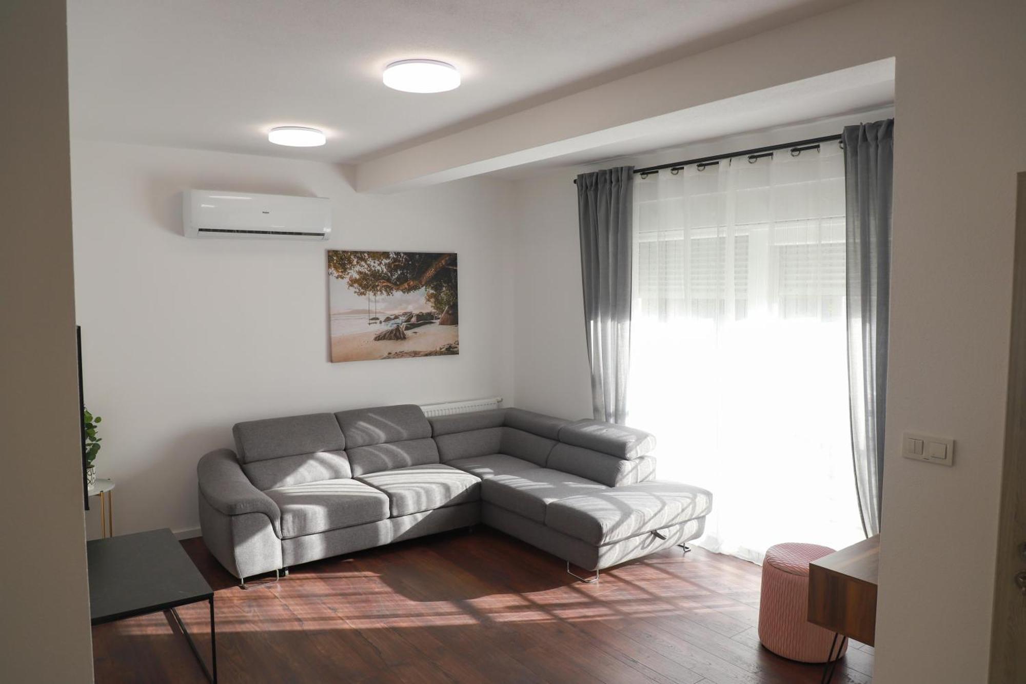 Holiday Apartments Ivano & Leo - Private Parking Zadar Exterior photo
