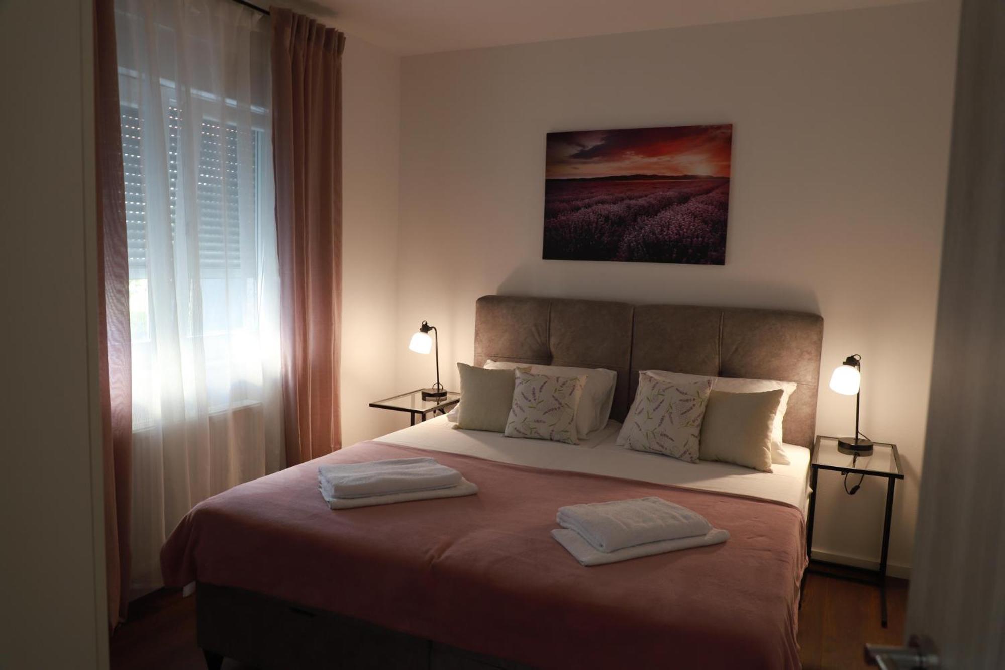 Holiday Apartments Ivano & Leo - Private Parking Zadar Exterior photo