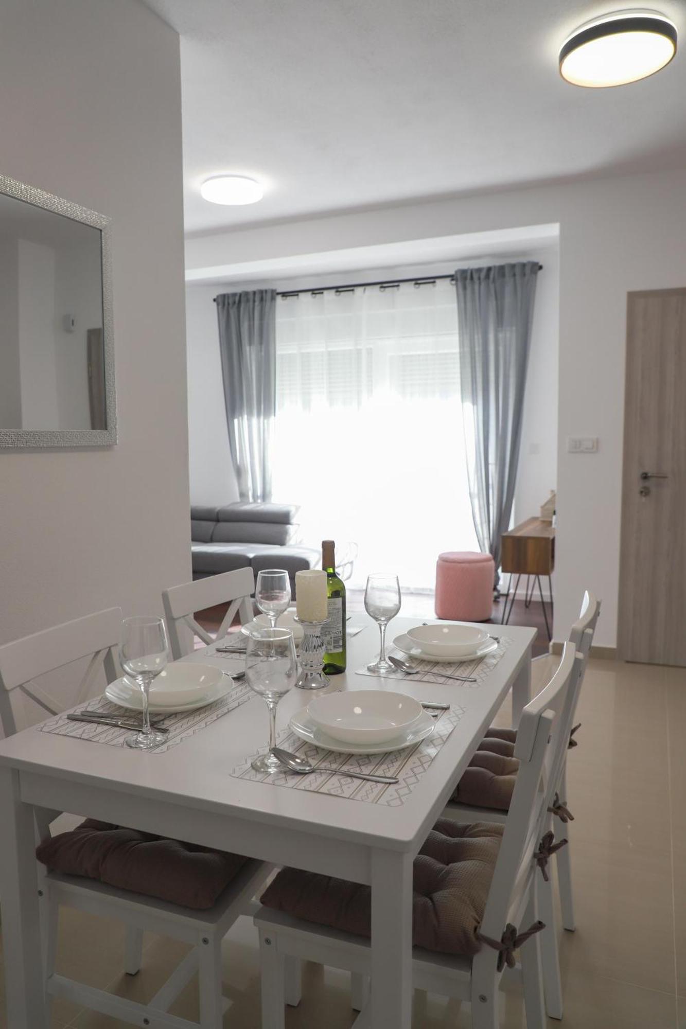Holiday Apartments Ivano & Leo - Private Parking Zadar Exterior photo