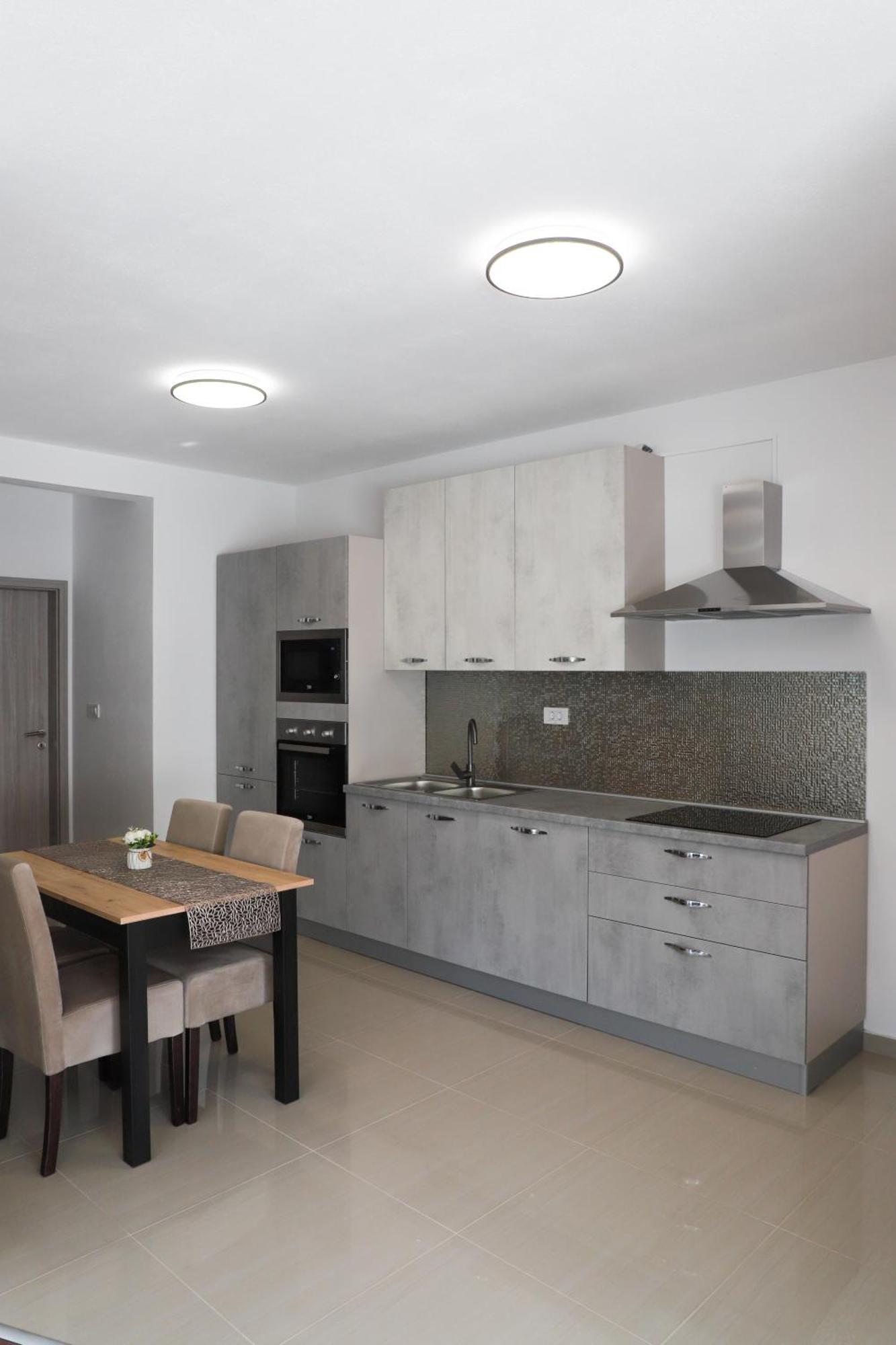 Holiday Apartments Ivano & Leo - Private Parking Zadar Exterior photo