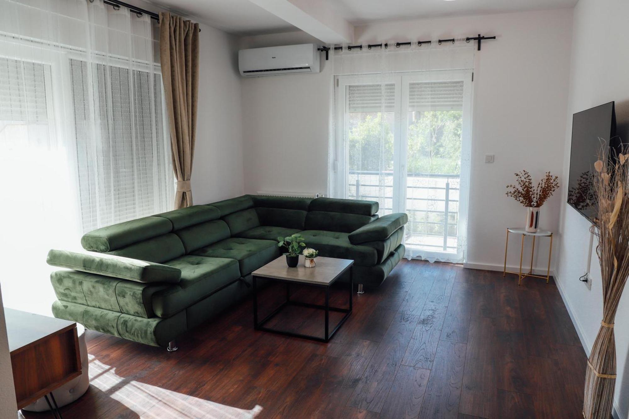Holiday Apartments Ivano & Leo - Private Parking Zadar Exterior photo