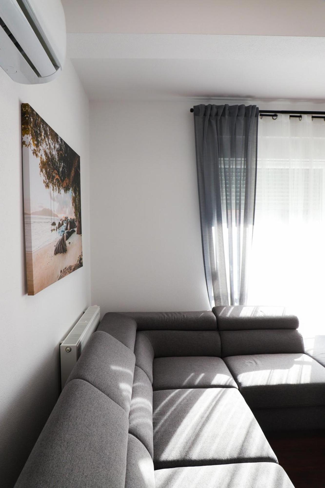 Holiday Apartments Ivano & Leo - Private Parking Zadar Exterior photo
