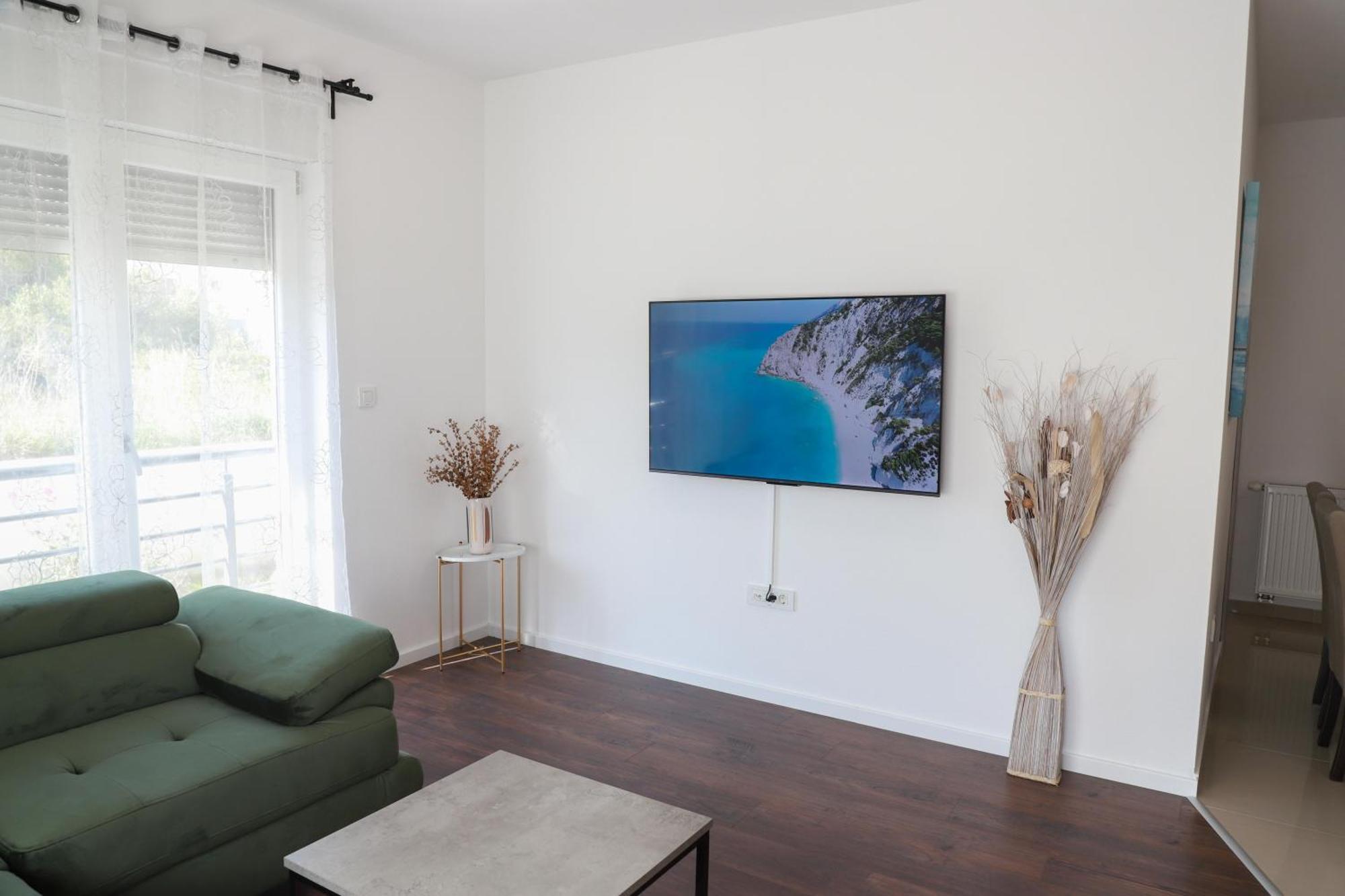 Holiday Apartments Ivano & Leo - Private Parking Zadar Exterior photo