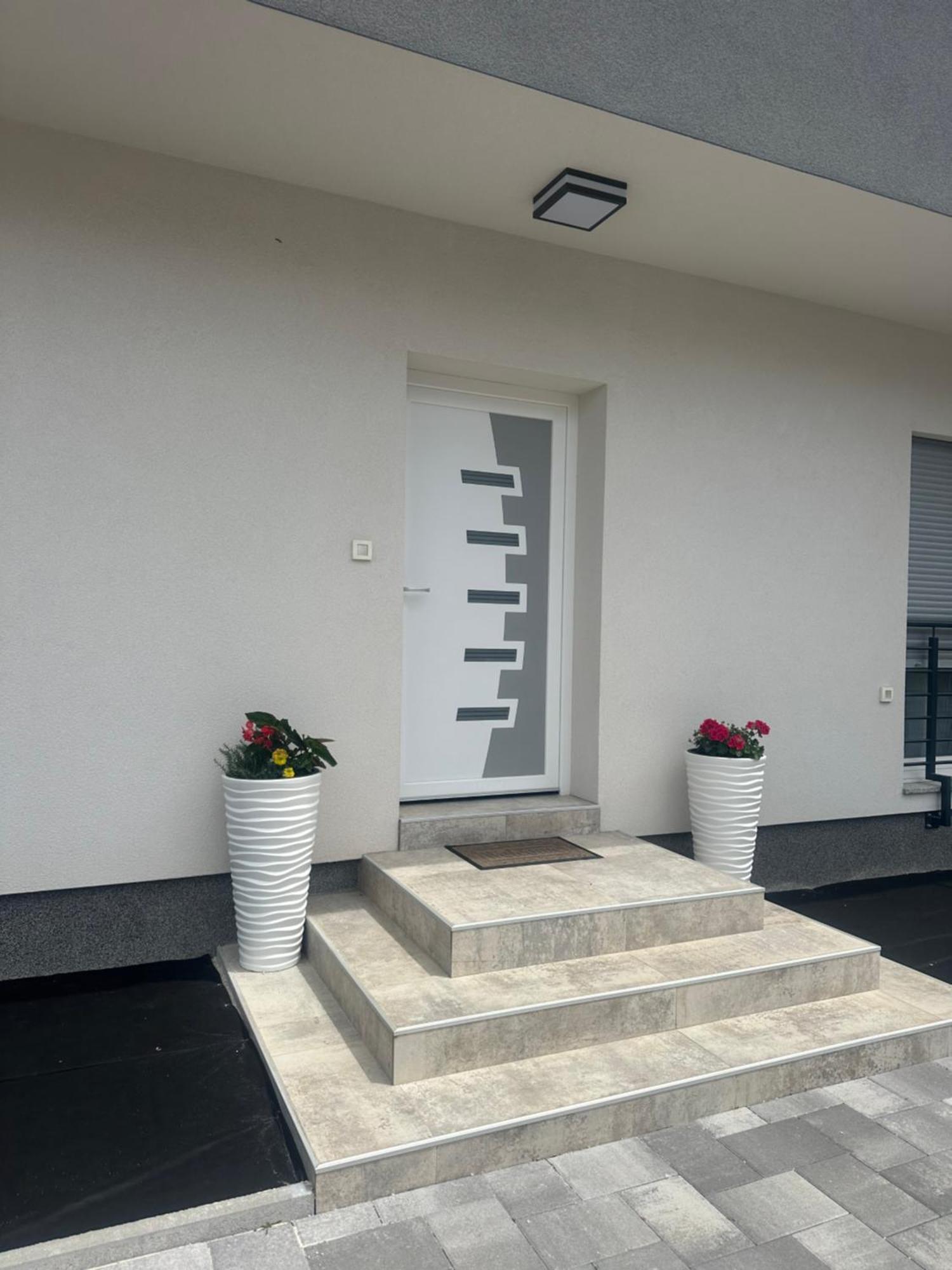 Holiday Apartments Ivano & Leo - Private Parking Zadar Exterior photo